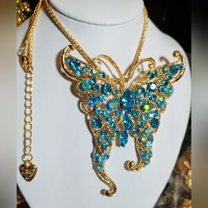 (NEW ITEM) Betsey Johnson Ice Blue Rhinestone Butterfly 🦋 Necklace